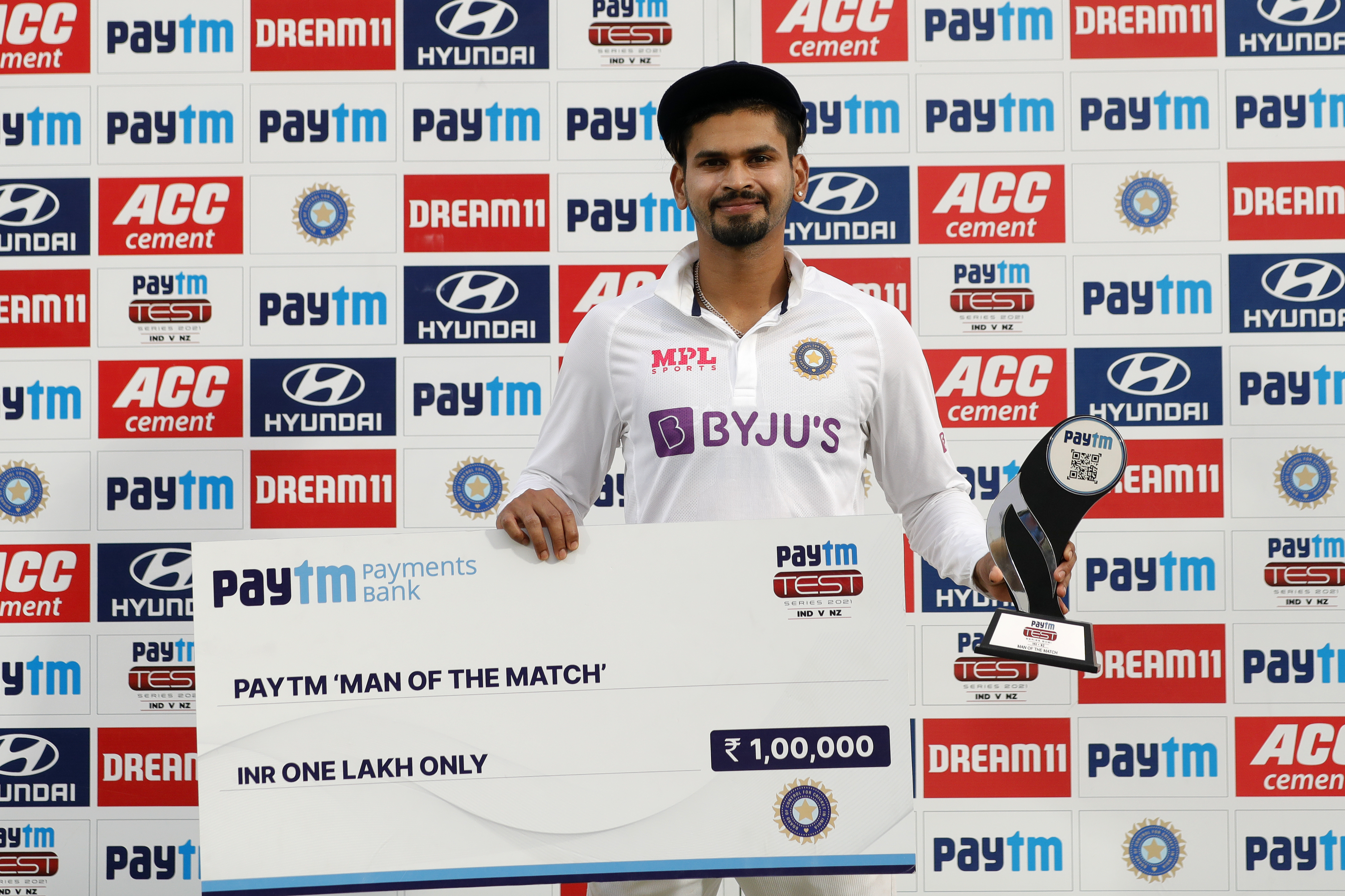 Shreyas Iyer of India with Paytm Man of The Match Award  during day five of the 1st Test match between India and New Zealand held at the Green Park International Stadium in Kanpur on the 29th November 2021Photo by Saikat Das  / Sportzpics for BCCI