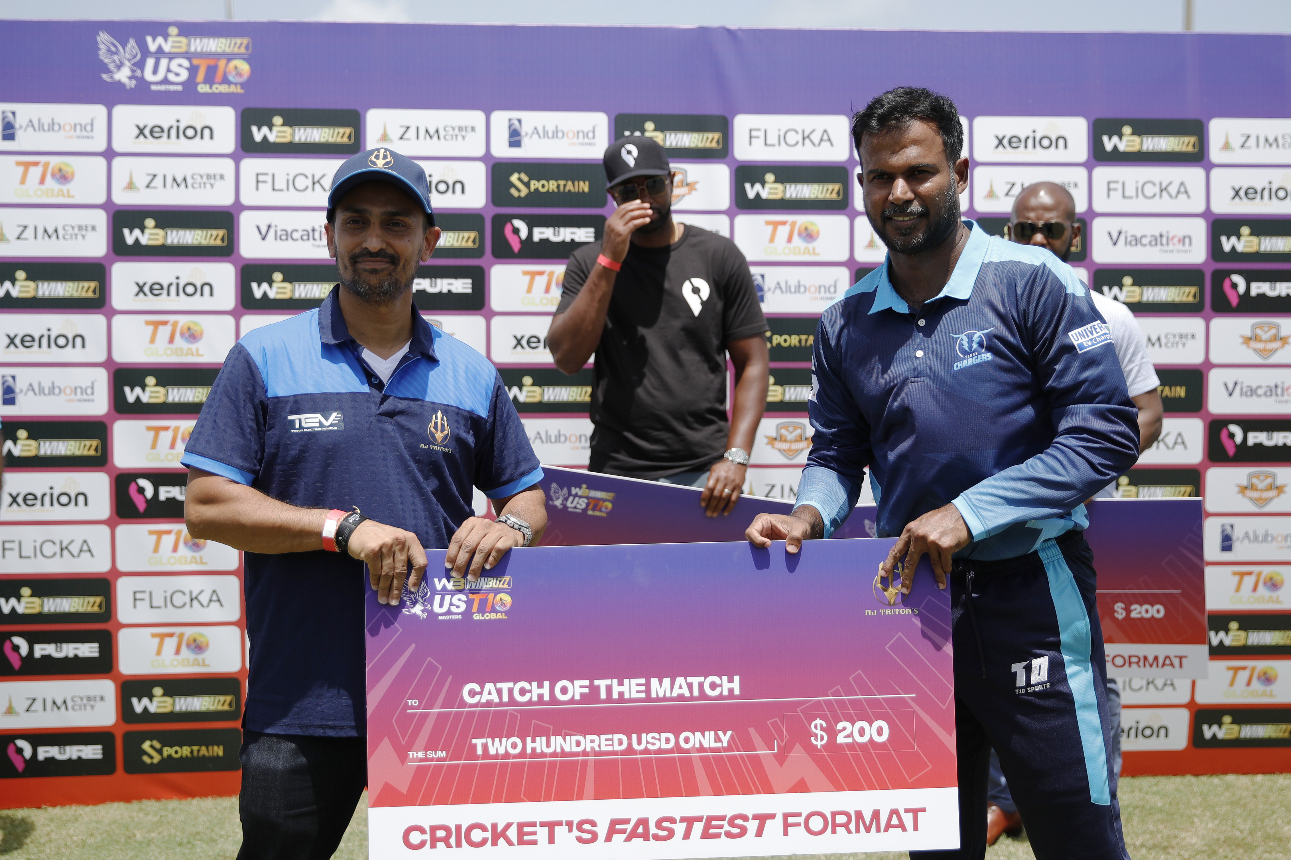 Upul Tharanga of Texas Chargers with Catch of the Match Award during match 11 of the US Masters T10 League between the Texas Chargers and the NJ Tritons at the Central Broward Park in Lauderhill, Florida on the 22nd August 2023 Photo by Saikat Das / ACEIMAGES for US Masters T10