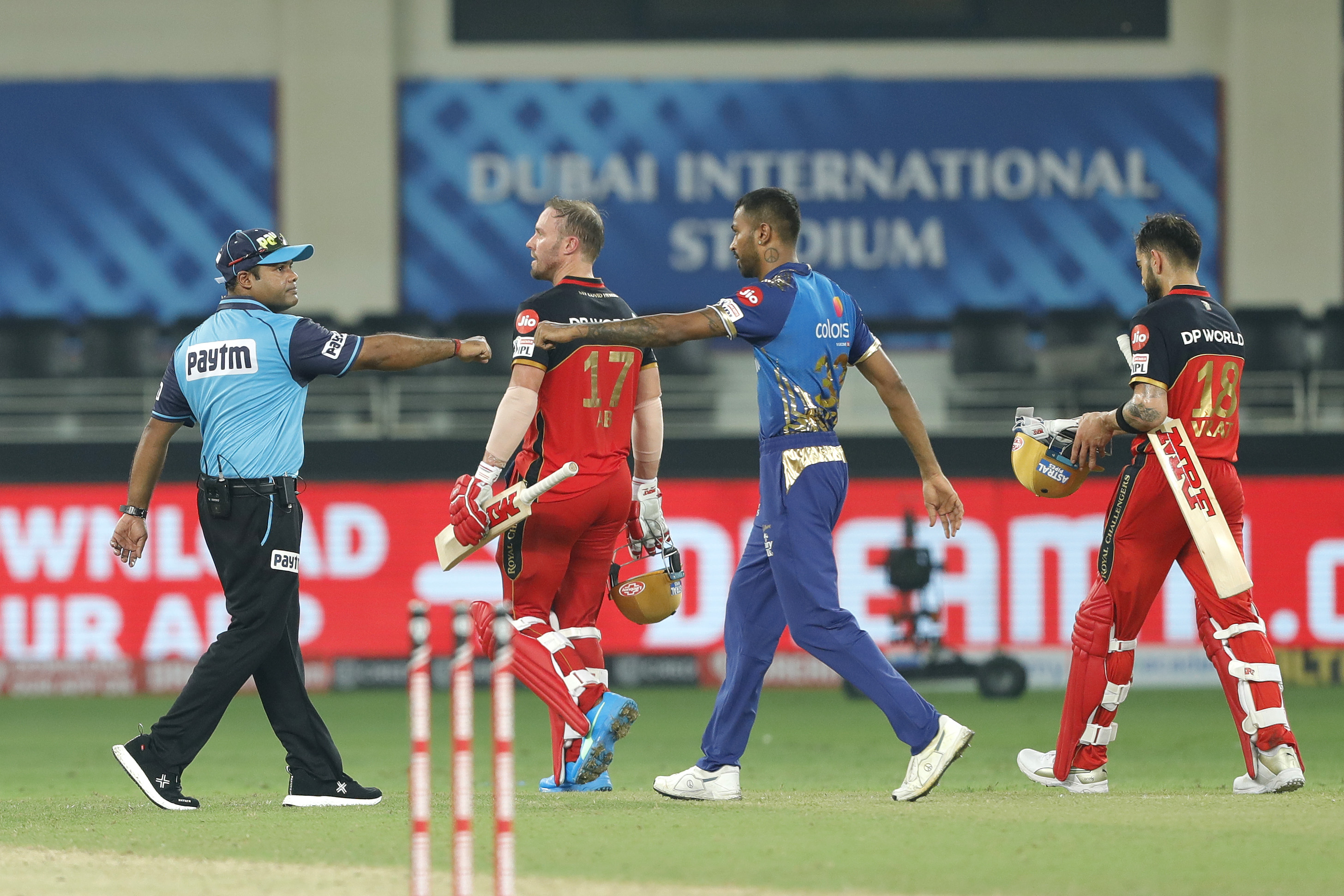 The Royal Challengers Bangalore  celebrates the win during match 10 of season 13 of the Dream 11 Indian Premier League (IPL) between The Royal Challengers Bangalore and The Mumbai Indians held at the Dubai International Cricket Stadium, Dubai in the United Arab Emirates on the 28th September 2020.  Photo by: Saikat Das  / Sportzpics for BCCI
