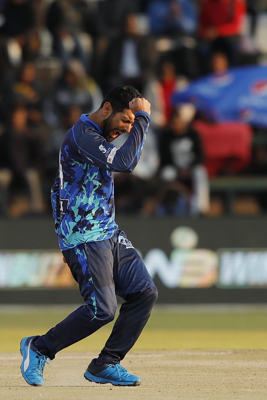 Sikander Raza (c) of Bulawayo Braves celebrating the wicket of Tashinga Musekiwa during match 1 of the Zim Afro T10 League between the HARARE HURRICANES and the BULAWAYO BRAVES held at the Harare Sports Club in the Zimbabwe on the 20th 21st 2023Photo by Saikat Das / ACEIMAGES for Zim Afro T10