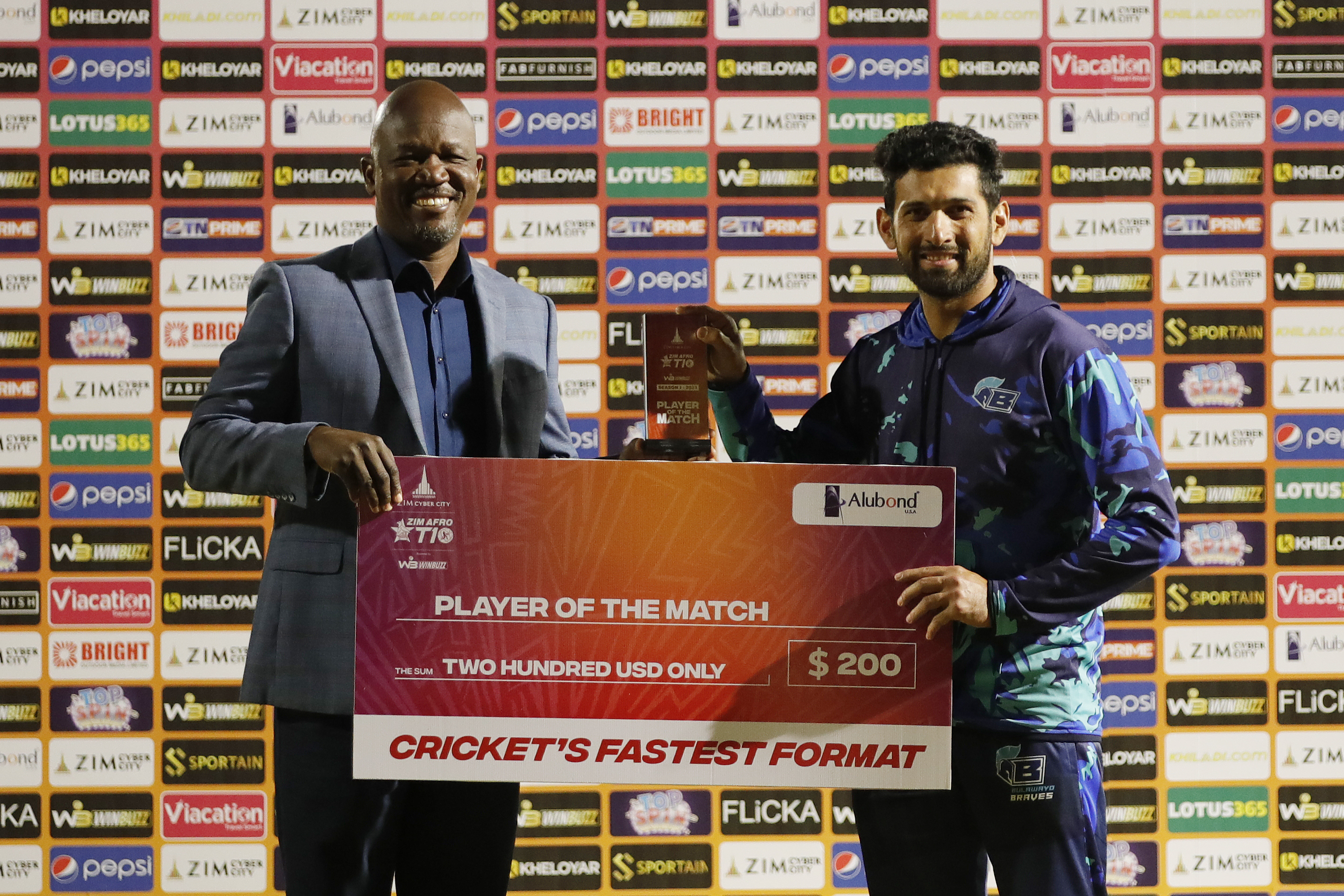 Sikander Raza (c) of Bulawayo Braves with Player of the Match awardduring match 12 of the Zim Afro T10 League between the Bulawayo Braves and the Harare Hurricanes at the Harare Sports Club in the Zimbabwe on the 24th July 2023Photo by Saikat Das / ACEIMAGES for Zim Afro T10