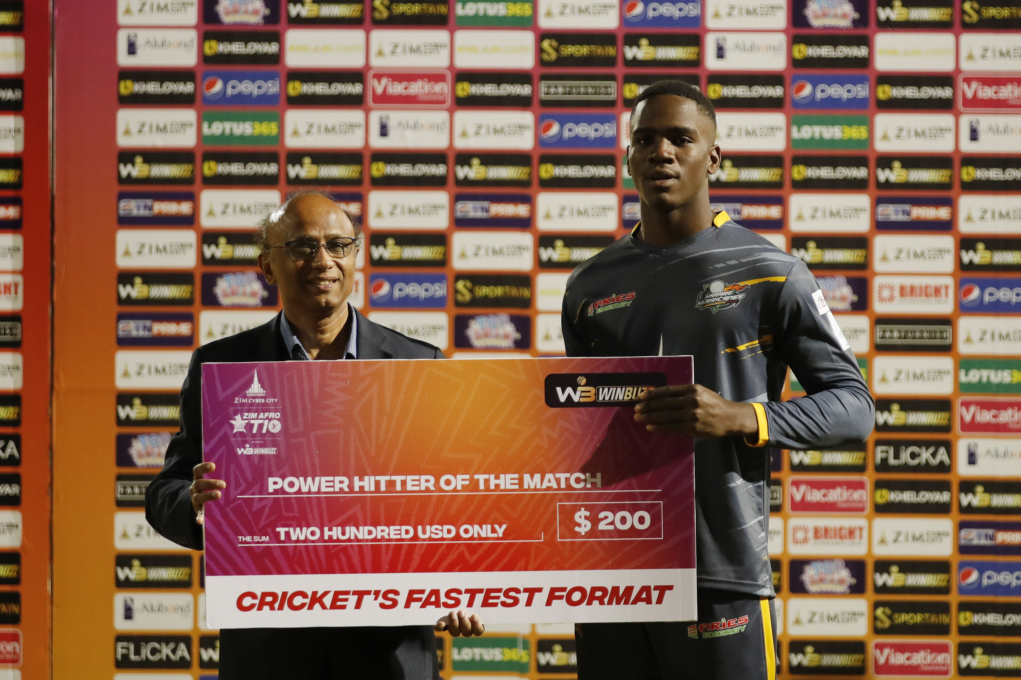 Robin Uthappa of Harare Hurricanes with Power Hitter of the Match award during match 22 Eliminator of the Zim Afro T10 League between the Cape Town Samp Army  and the Harare Hurricanes at the Harare Sports Club in the Zimbabwe on the 28th July 2023Photo by Saikat Das / ACEIMAGES for Zim Afro T10