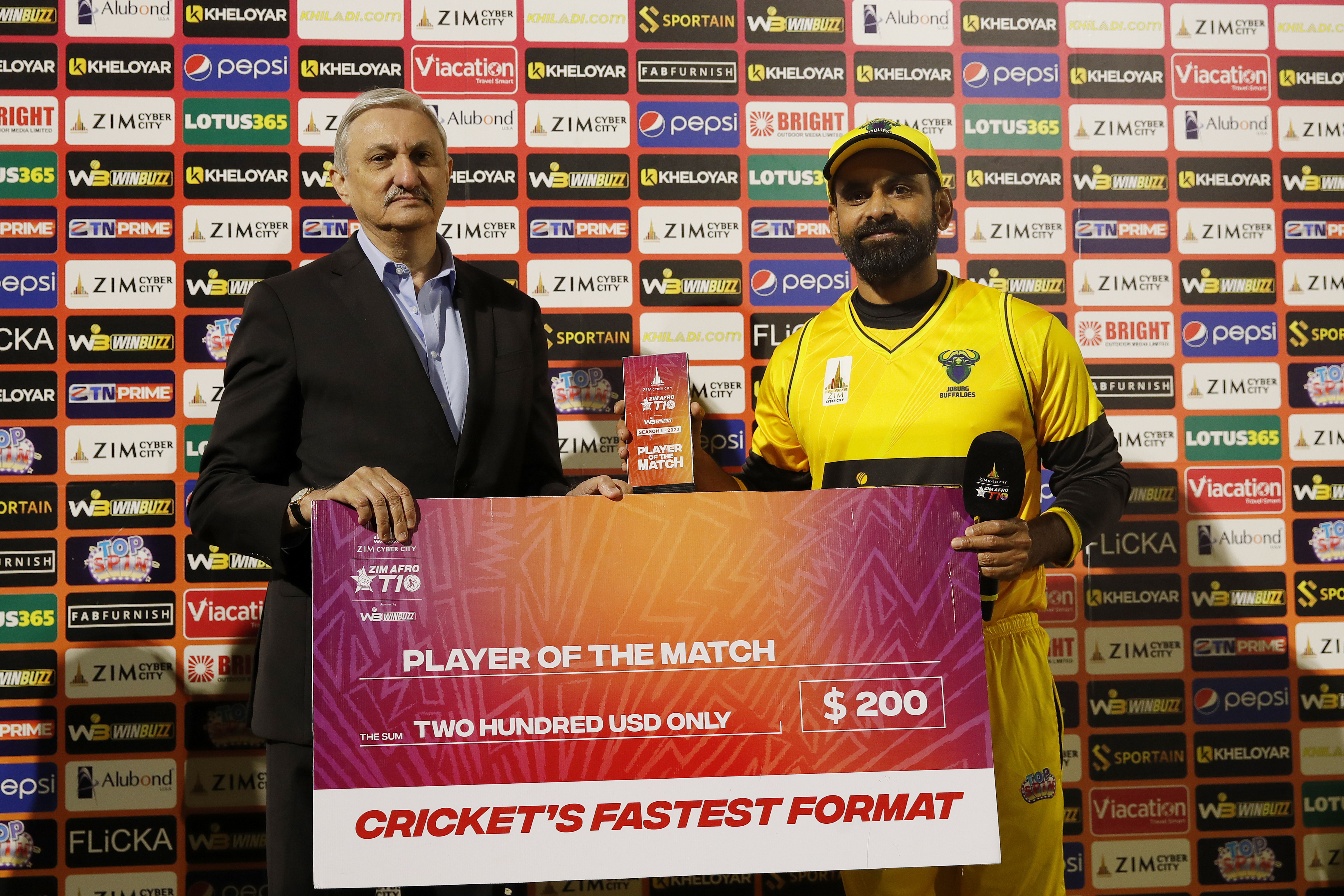 Mohamed Hafeez (c) of Johannesburg Buffaloes with Player of the Match award during match 3 of the Zim Afro T10 League between the Johannesburg Buffaloes and the Bulawayo Braves held at the Harare Sports Club in the Zimbabwe on the 21st July 2023Photo by Saikat Das / ACEIMAGES for Zim Afro T10